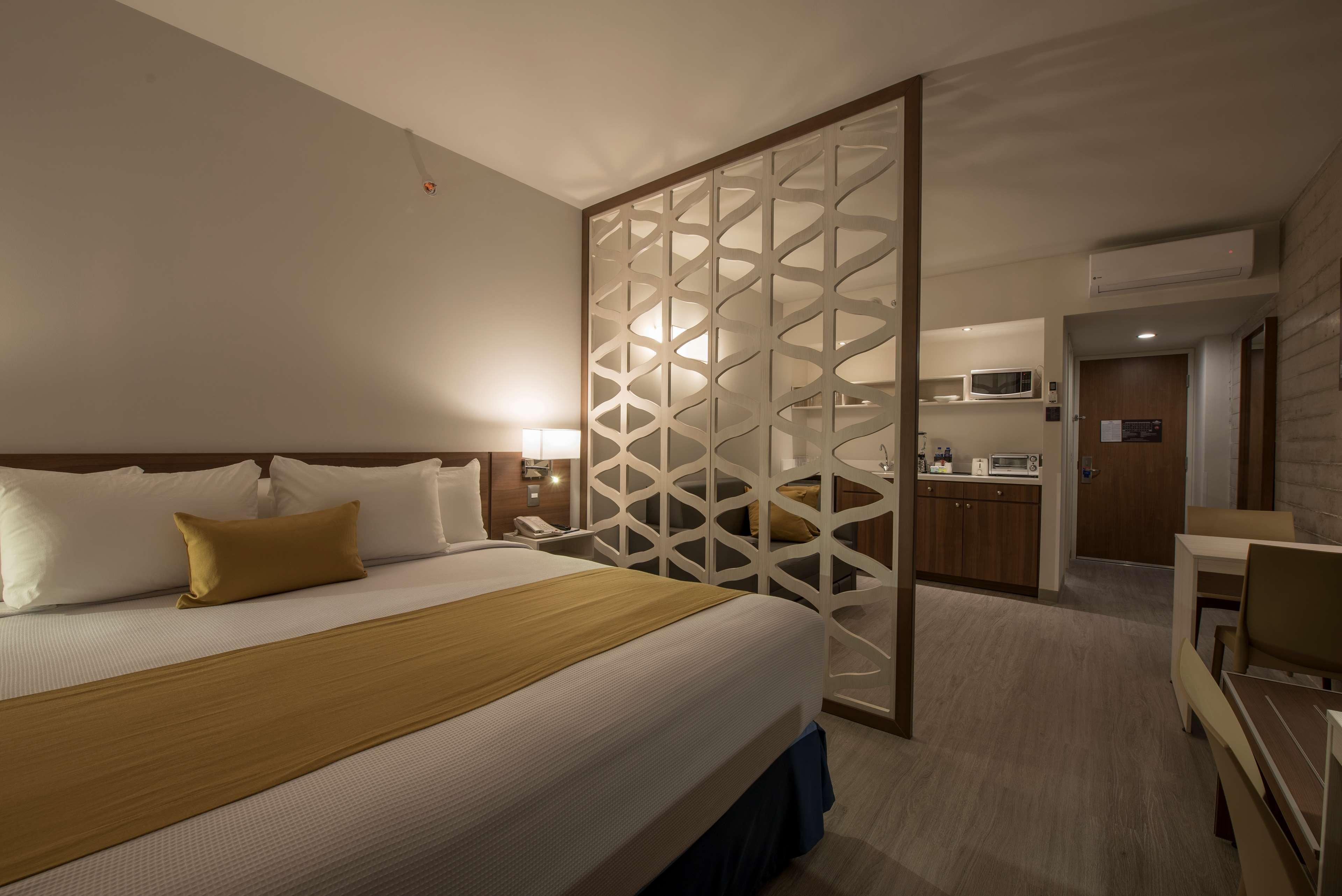 Microtel Inn & Suites By Wyndham San Luis Potosí Zewnętrze zdjęcie