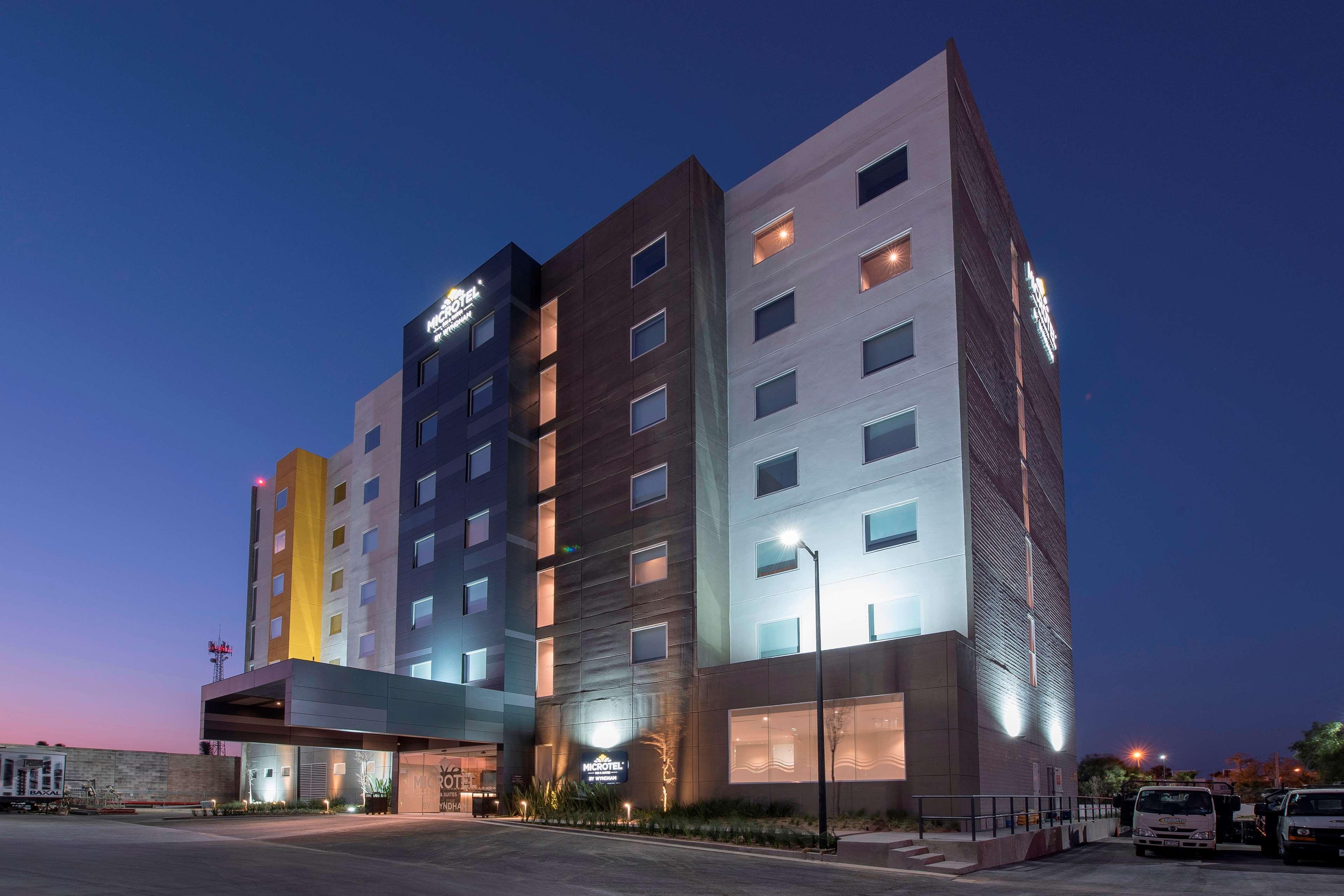 Microtel Inn & Suites By Wyndham San Luis Potosí Zewnętrze zdjęcie